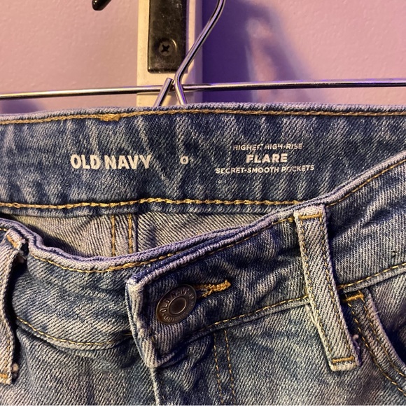 Old Navy high rise flare - Picture 3 of 4